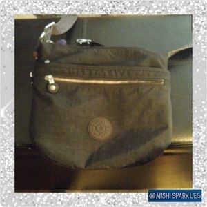 Kipling Crossbody with lots of zipper pockets!